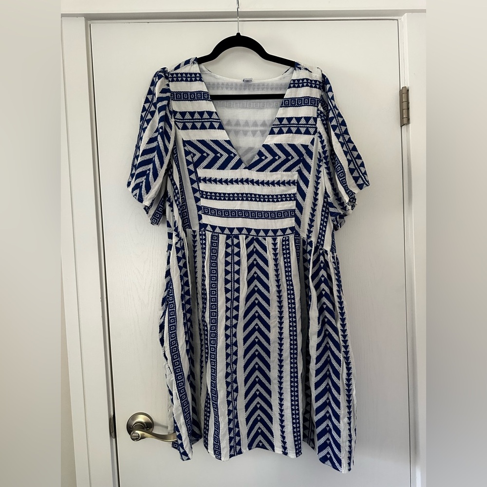 Old Navy Women’s Geometric Blue and White Dress size XL